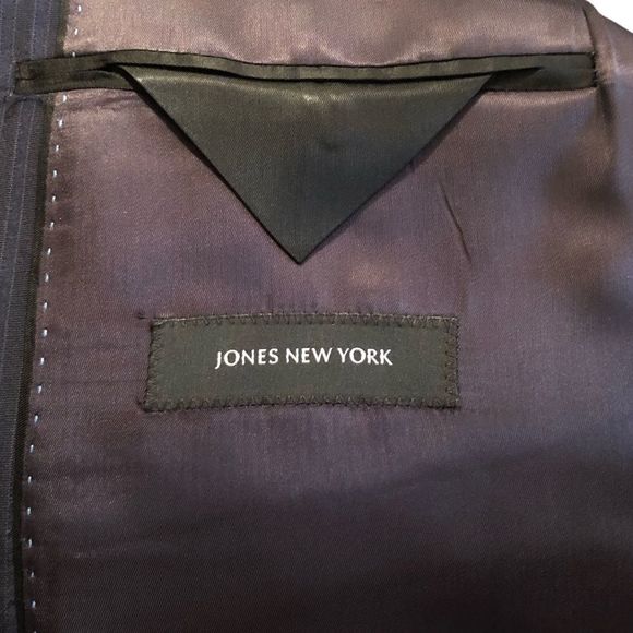 Jones New York Classic Pinstripe Blazer, Wool/Cotton Blend,‎ NWOT Size 42R - Picture 6 of 9